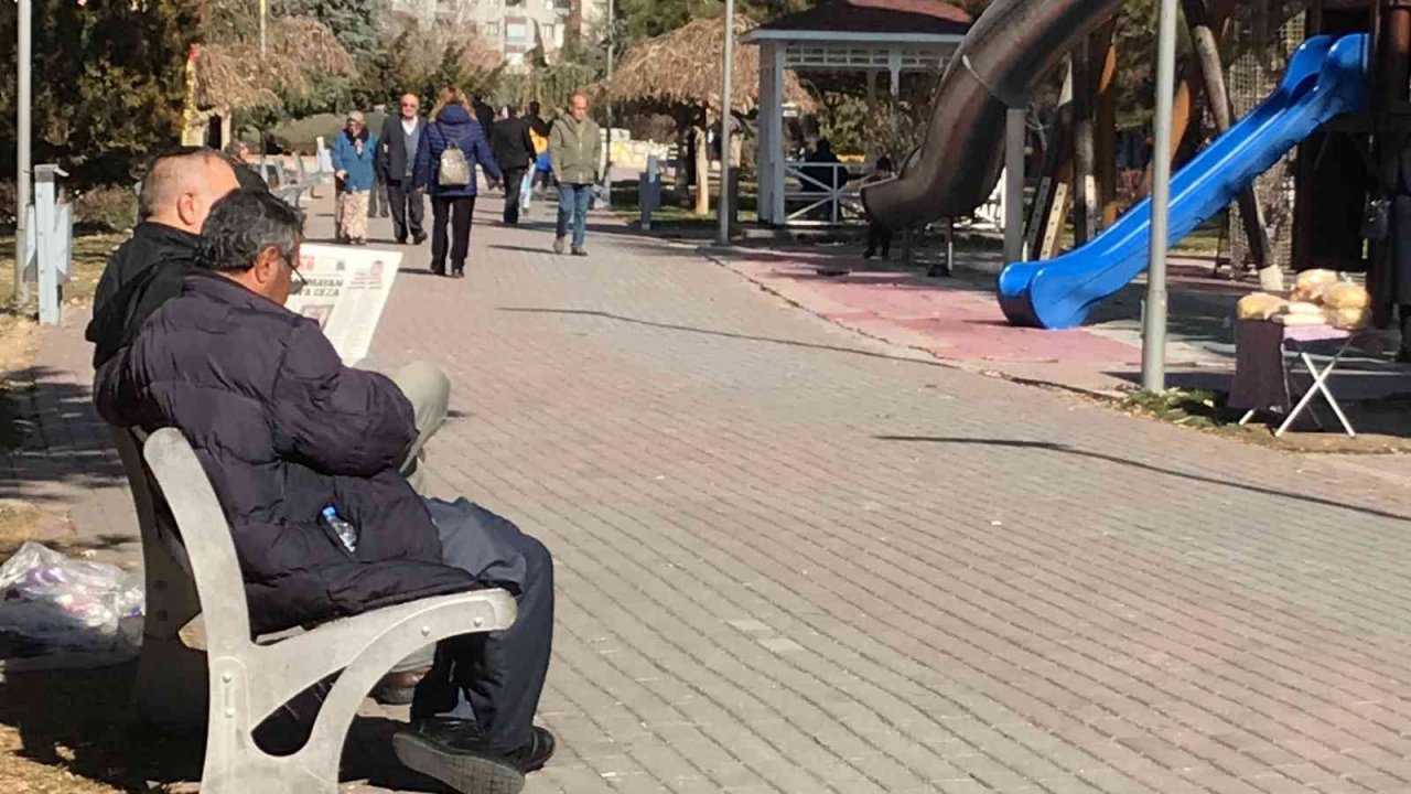 Konya’da kış ortasında yazı aratmayan sıcaklık