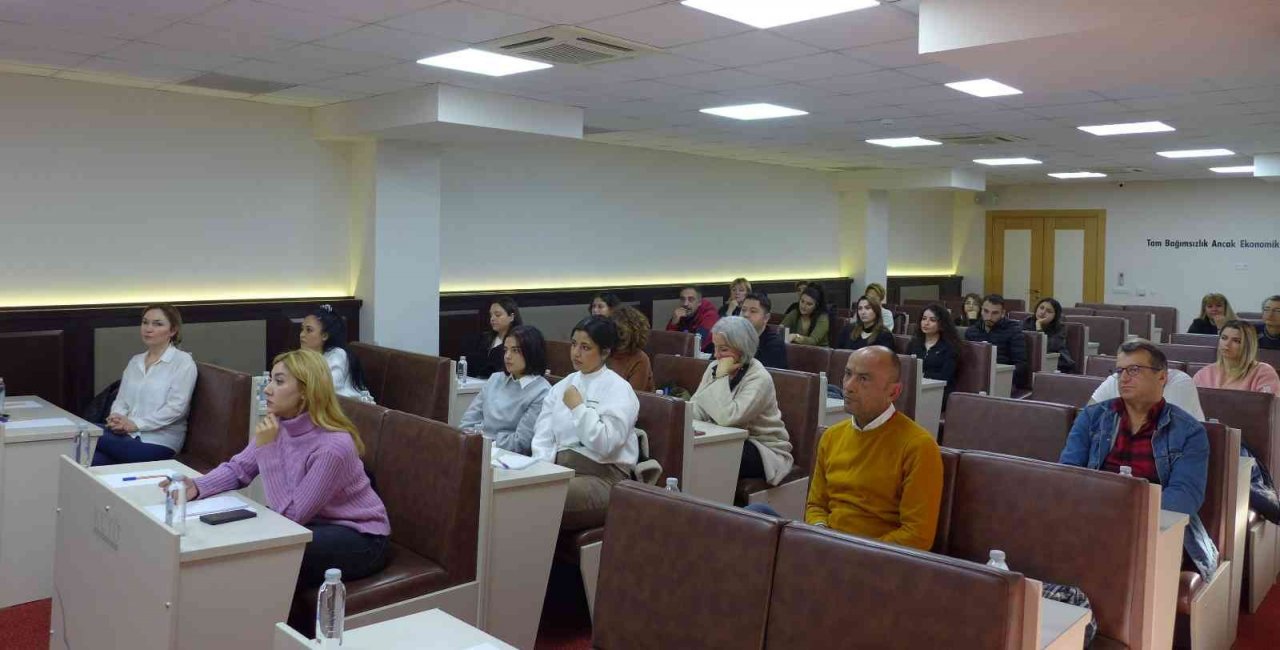 Kuşadası Ticaret Odası’nın eğitimine yoğun ilgi