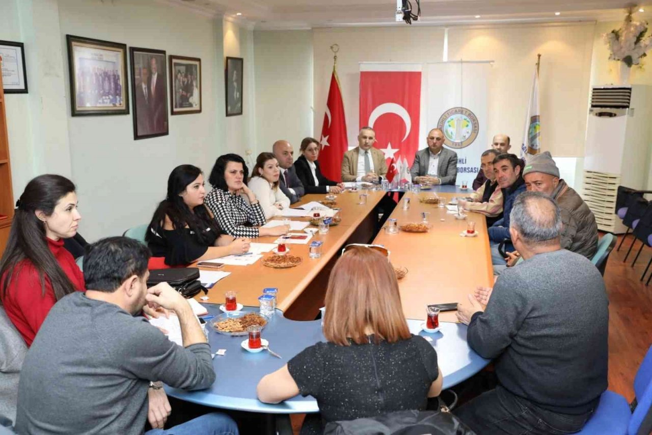 Salihli’de ıspanak üretimiyle ilgili toplantı yapıldı