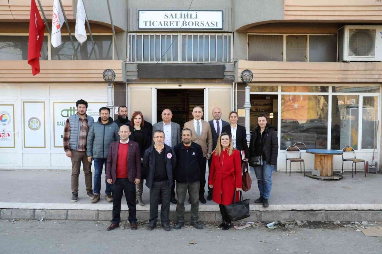 Salihli’de ıspanak üretimiyle ilgili toplantı yapıldı