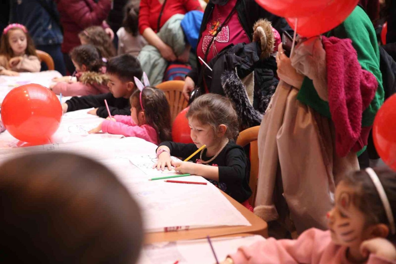 Merkezefendi’de çocuklar doyasıya eğlendi