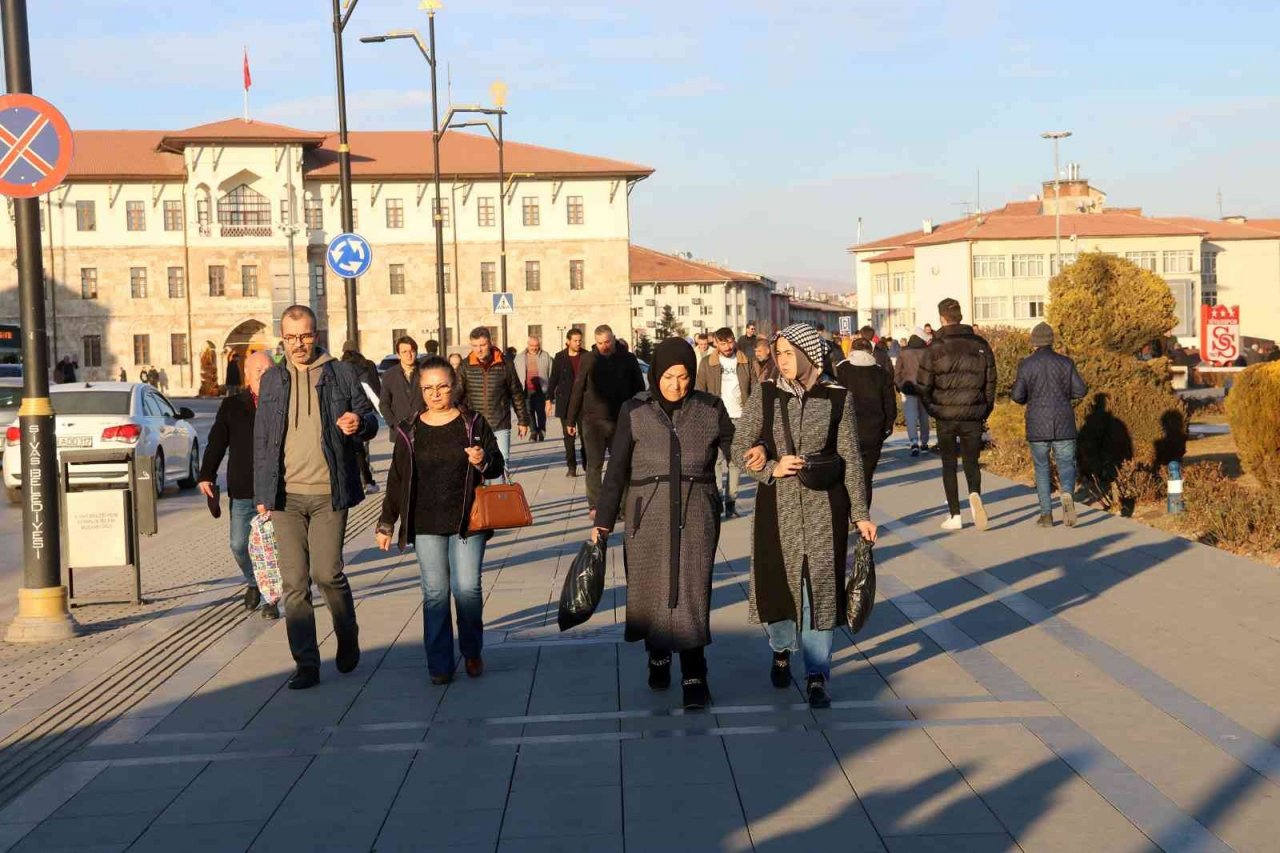 Sivas son 93 yılın en sıcak Ocak ayını yaşıyor