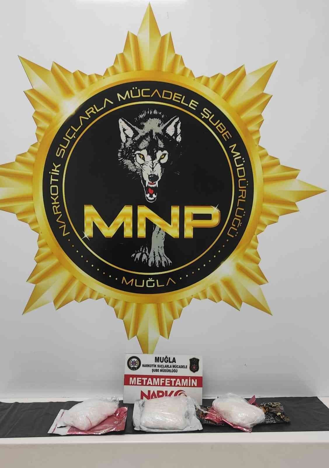 Otomobilde 500 gram uyuşturucu ile yakalandılar