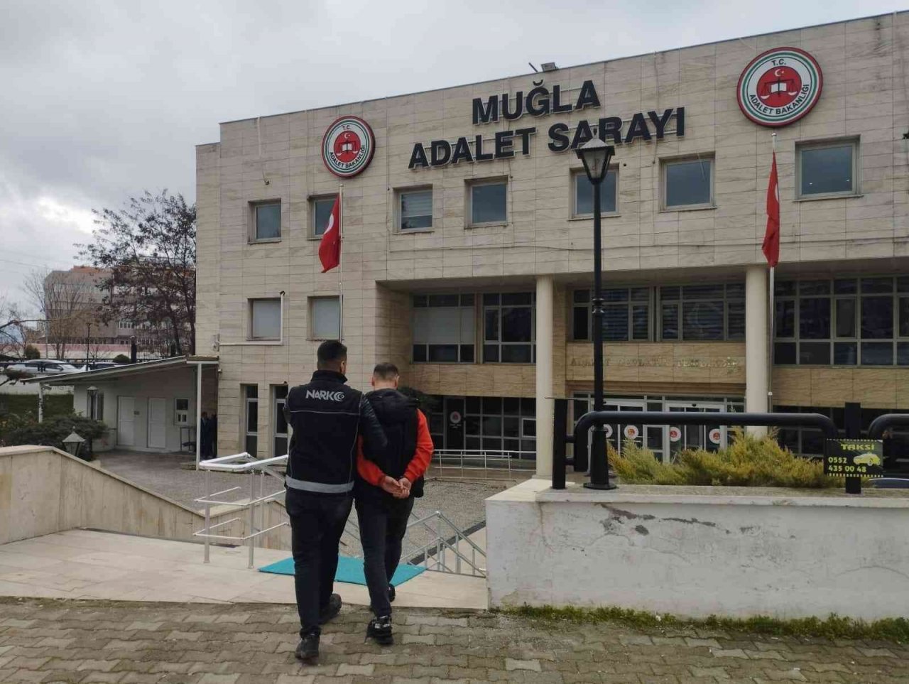 Otomobilde 500 gram uyuşturucu ile yakalandılar