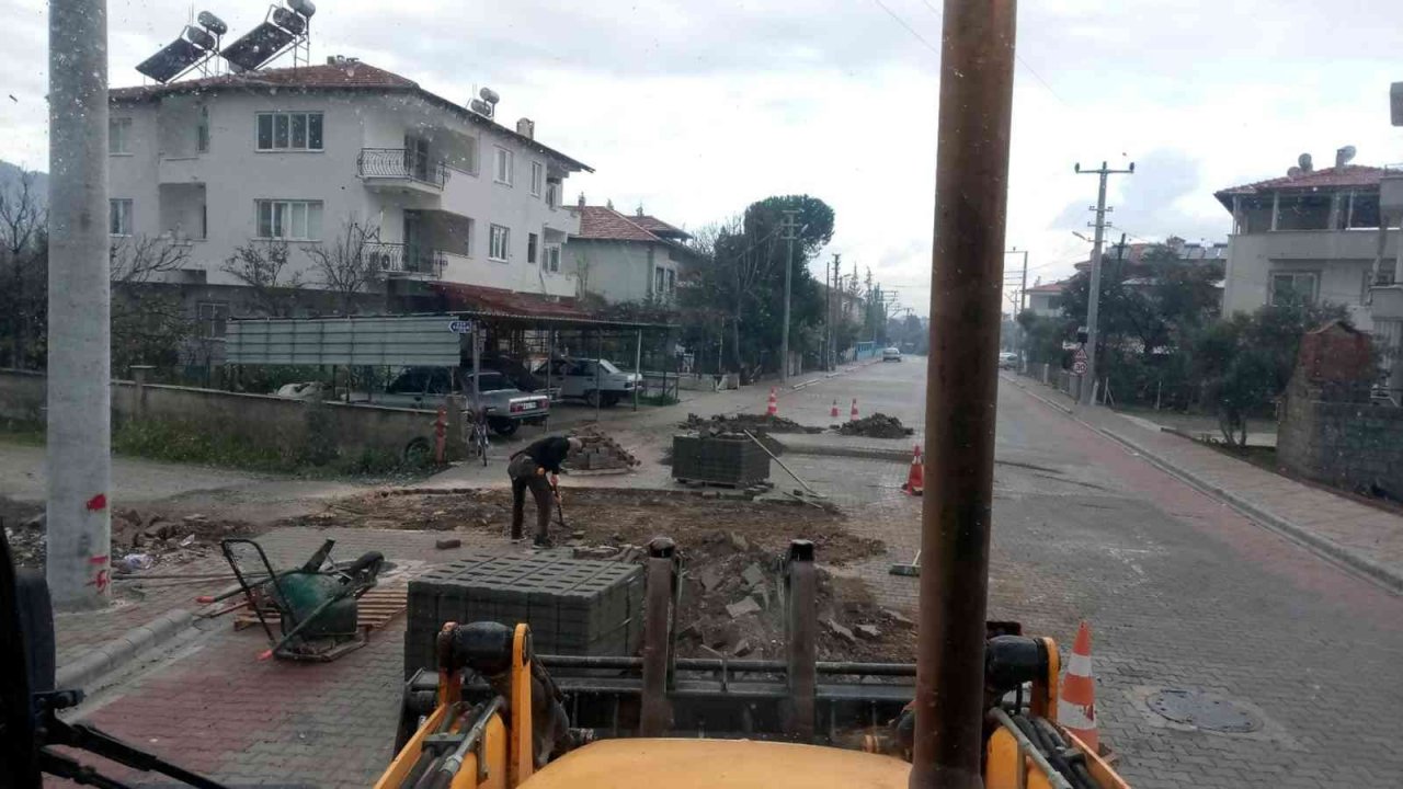 Ortaca’da yol seferberliği
