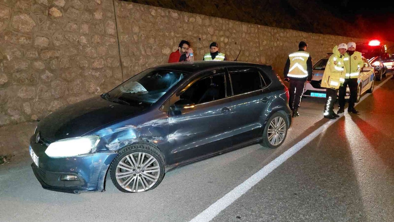 Samsun’da otomobil bariyere çarptı: 1 yaralı