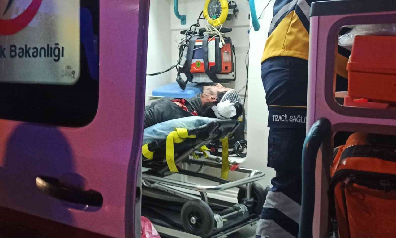 Yabancı uyruklu şahıslar kavga etti: 2 yaralı