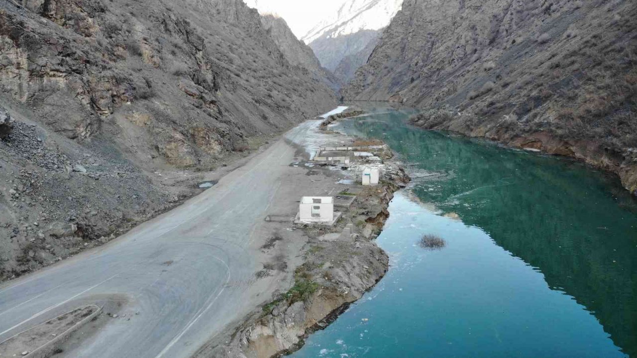 Baraj suyu Yusufeli’ne yaklaştı: Son bin metre