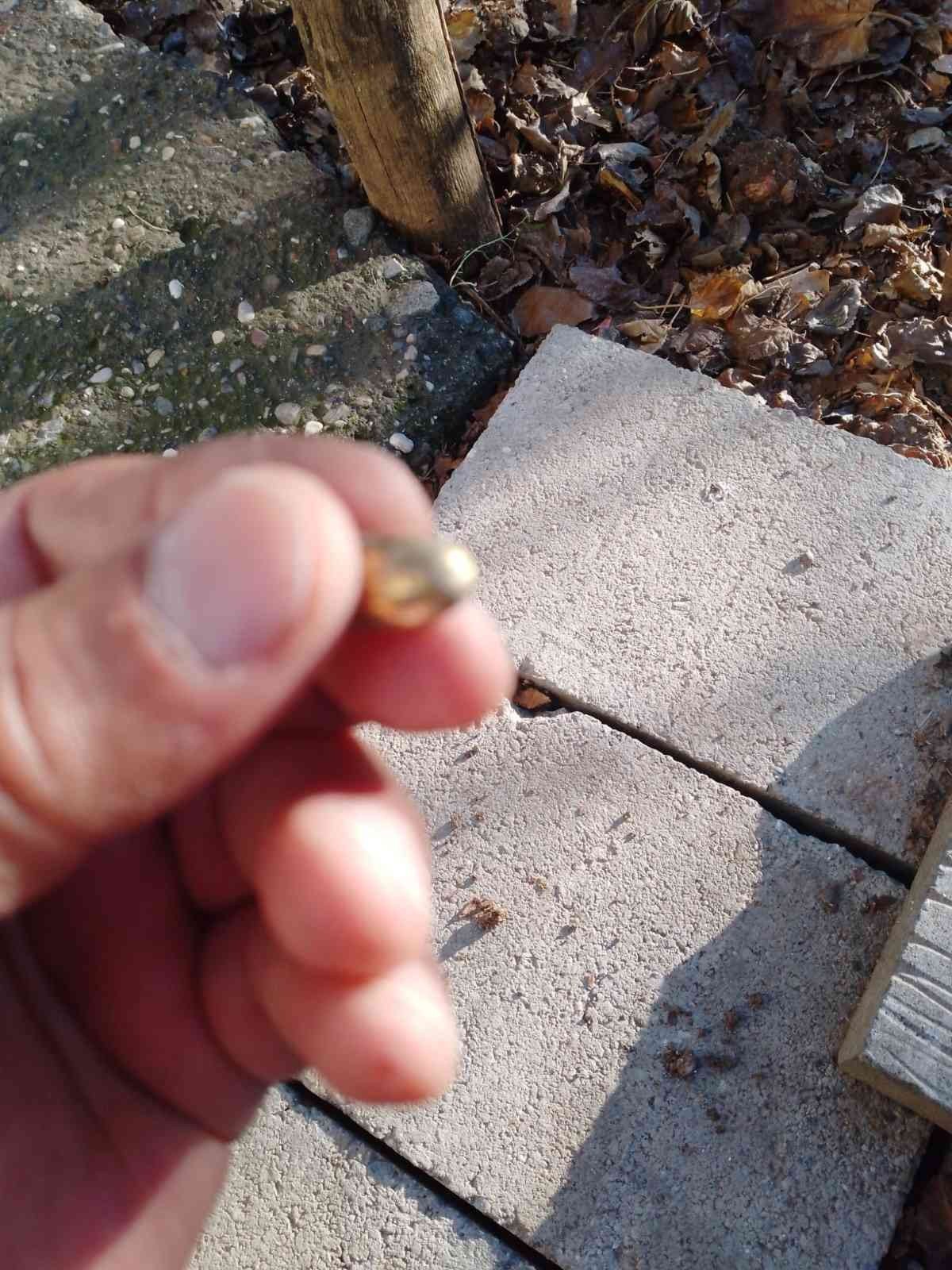 Yorgun mermi çocukların oynadığı bahçeye düştü