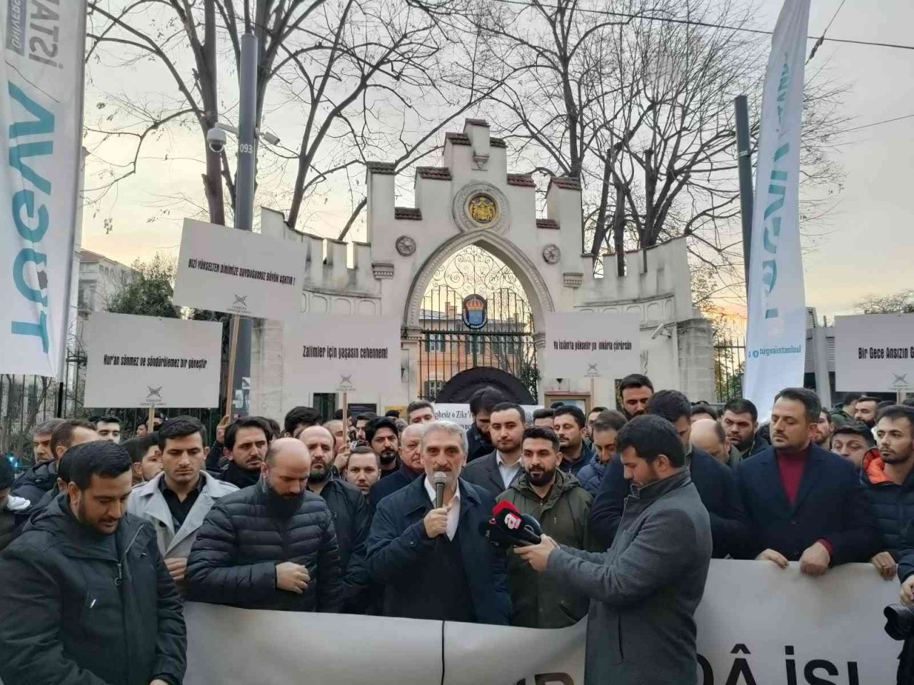 (Düzeltme) TÜGVA’dan İsveç Konsolosluğu önünde eylem