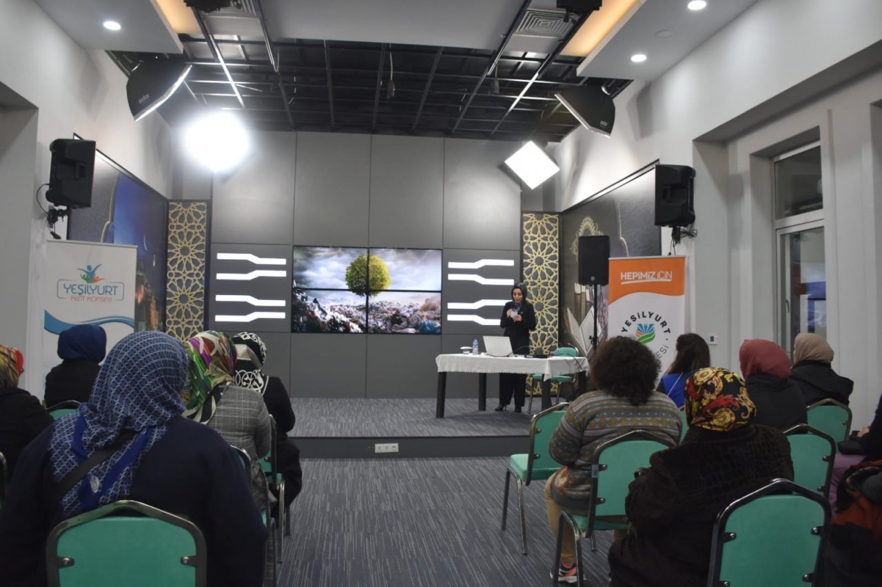 "Sıfır atık" ödülü alan Atalay, Yeşilyurt’ta ağırlandı