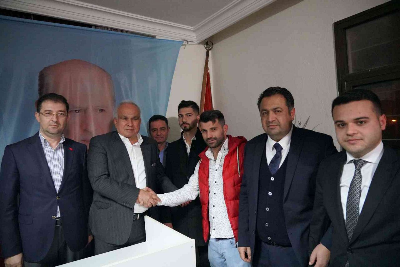 Mersin’de 150 genç MHP’ye katıldı
