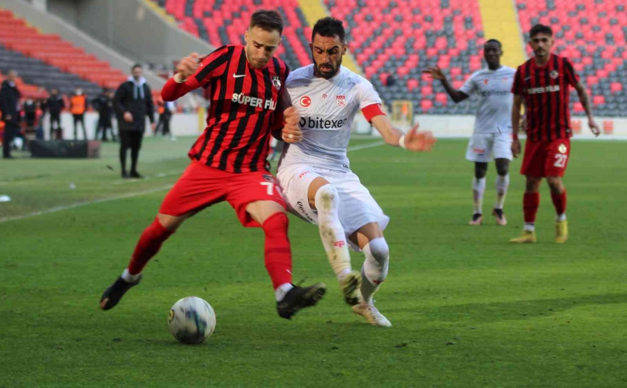 Spor Toto Süper Lig: Gaziantep FK: 1 - DG Sivasspor: 2 (Maç sonucu)
