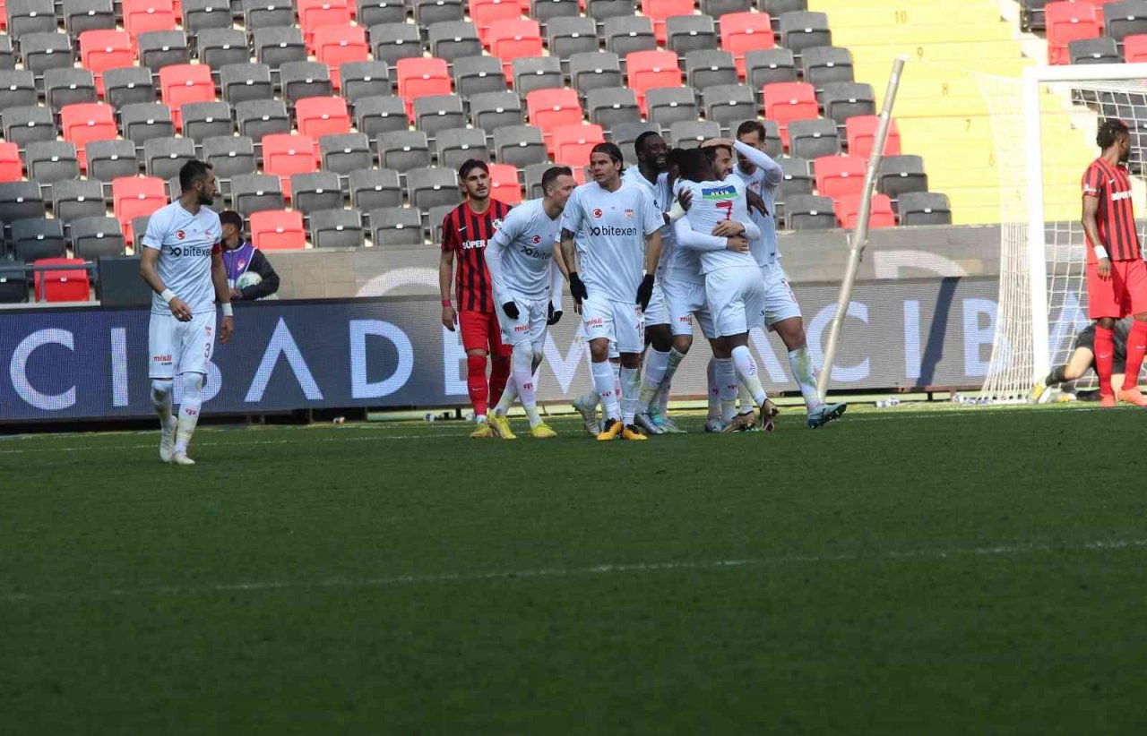 Spor Toto Süper Lig: Gaziantep FK: 1 - DG Sivasspor: 2 (Maç sonucu)