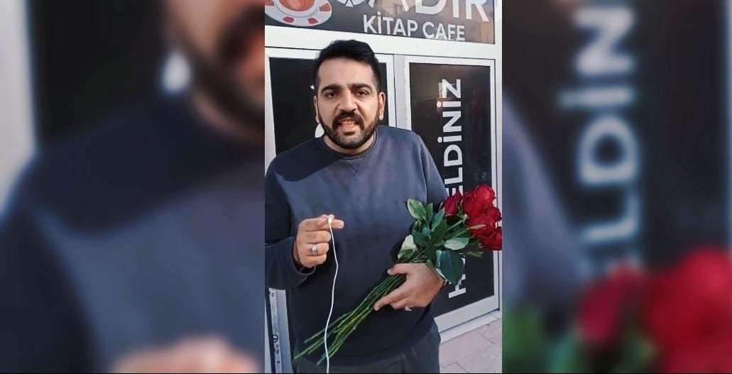 İsveç’te Kur’an-ı Kerim yakma girişimine karşı Mardinli gençler kiliselerde gül dağıttı