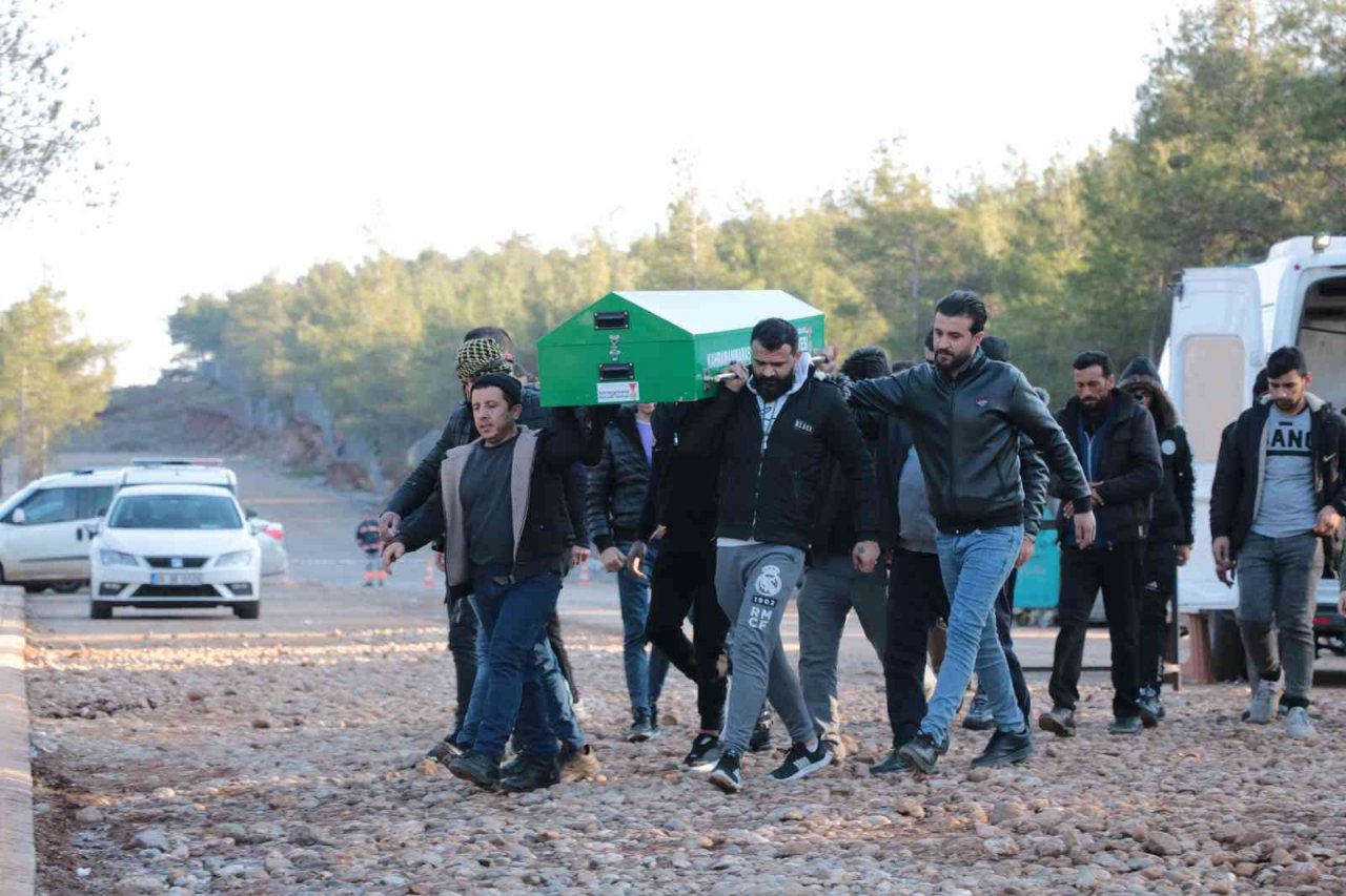 Önce eşini şimdi de 3 çocuğunu kaybeden annenin ağıtları yürek dağladı