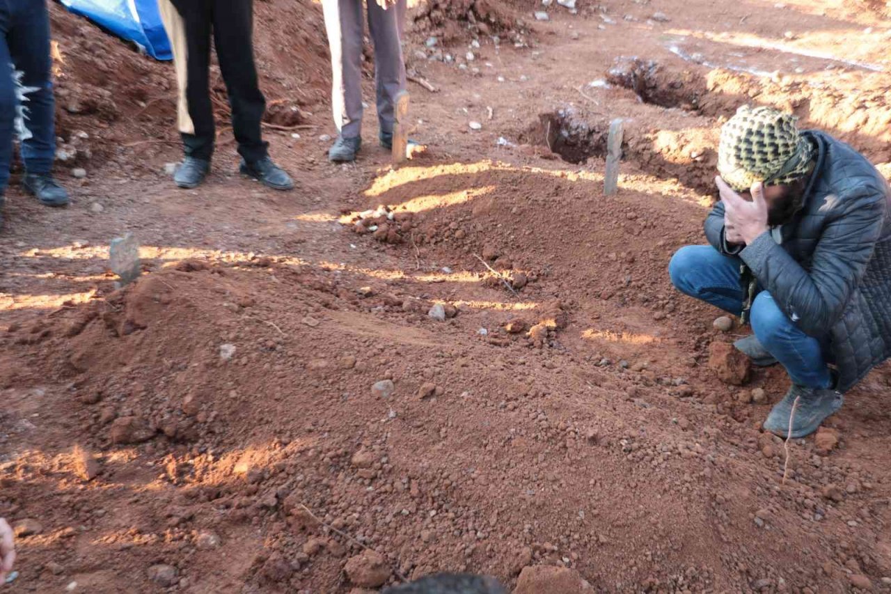 Önce eşini şimdi de 3 çocuğunu kaybeden annenin ağıtları yürek dağladı
