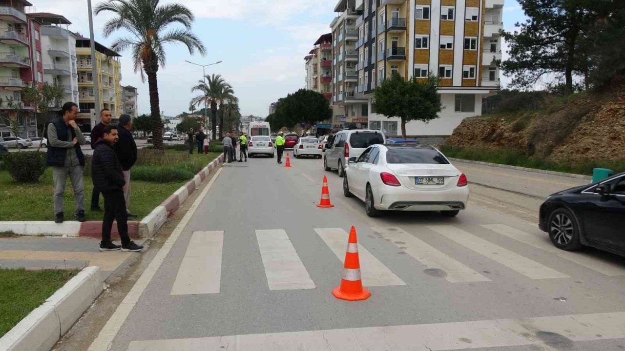 Otomobilin çarptığı bisikletli ölümden döndü, sürücü kaza anını soğukkanlılıkla anlattı