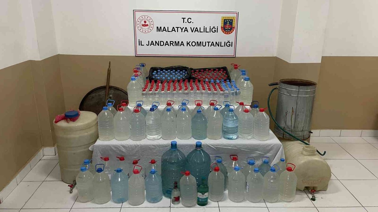 Jandarmadan sahte içki imalathanesine şafak baskını