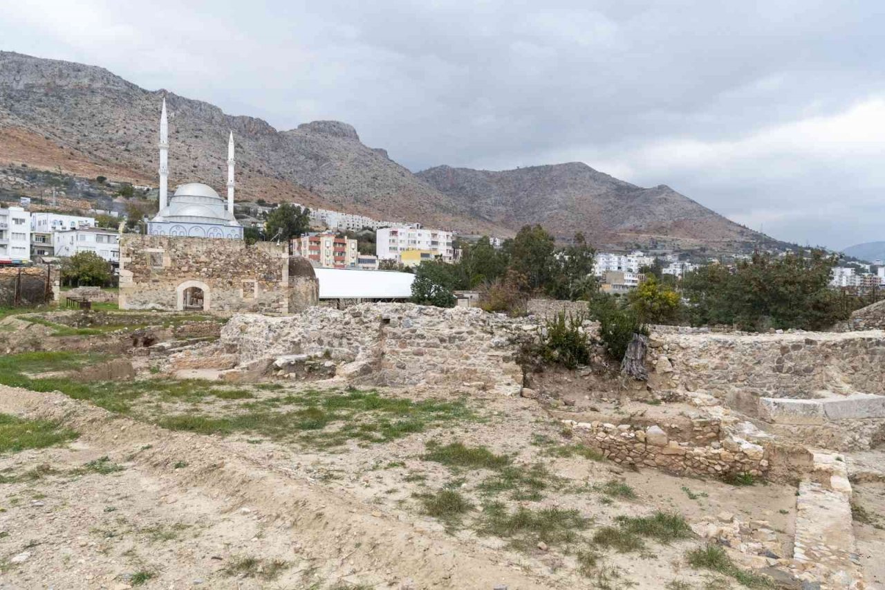 Mersin Büyükşehir Belediyesi 17 kazı ve yüzey araştırmasına destek veriyor