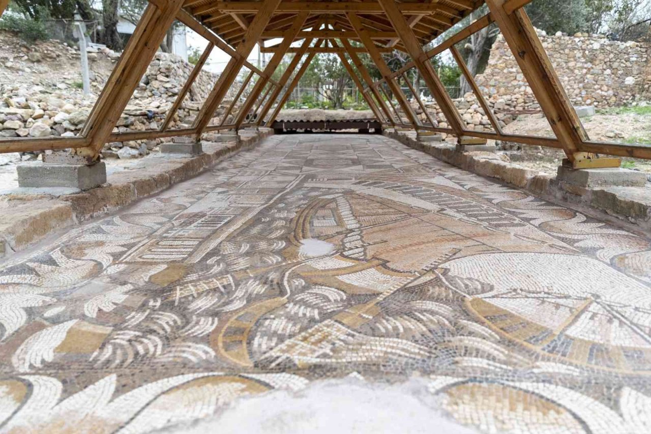 Mersin Büyükşehir Belediyesi 17 kazı ve yüzey araştırmasına destek veriyor