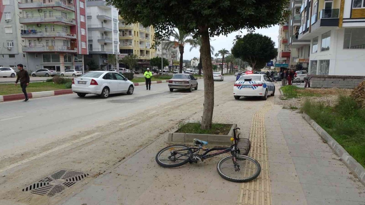 Otomobilin çarptığı bisikletli ölümden döndü, sürücü kaza anını soğukkanlılıkla anlattı