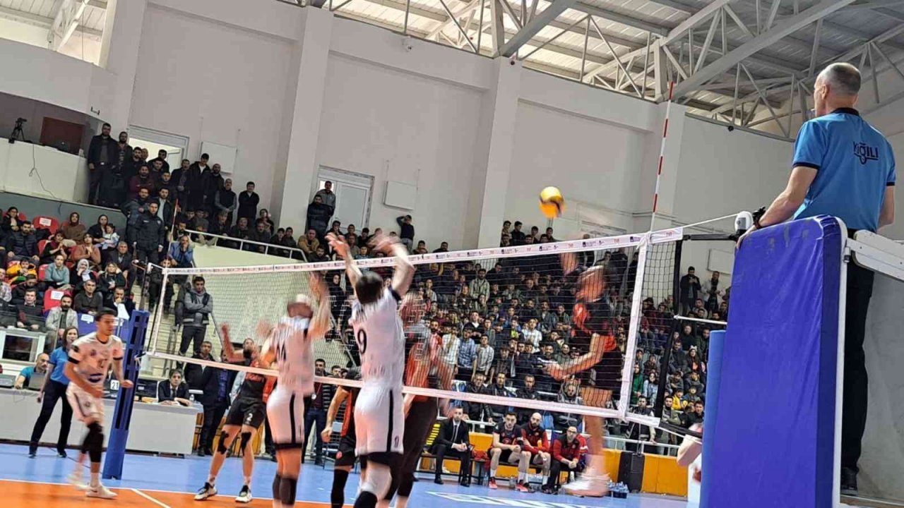 Efeler Ligi: TÜRŞAD: 0 - Ziraat Bankkart: 3