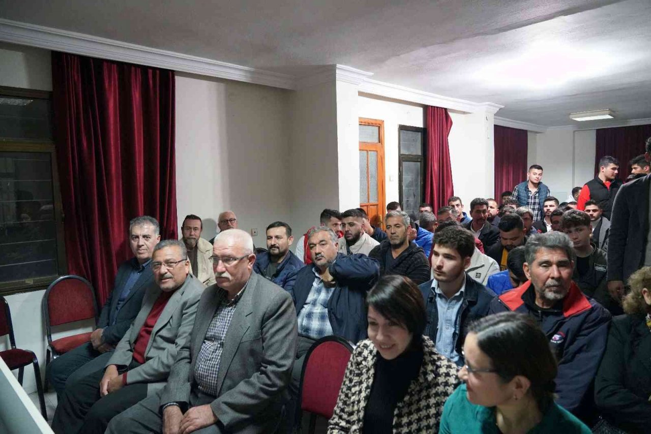 Mersin’de 150 genç MHP’ye katıldı