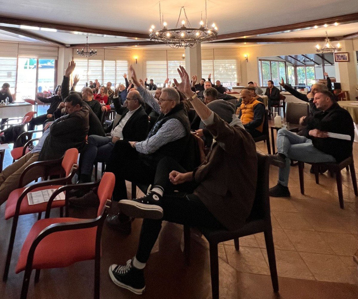 Adana Atlıspor Kulübü Başkanı Cerit, güven tazeledi