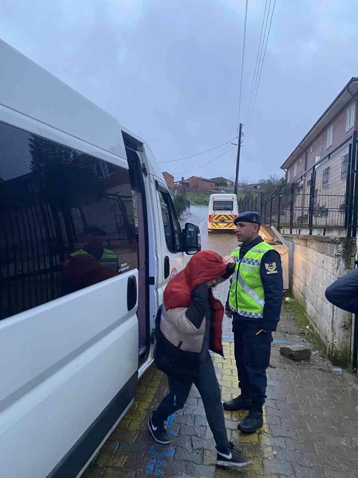 Aydın’da öğrencilere okul servisi eğitimi