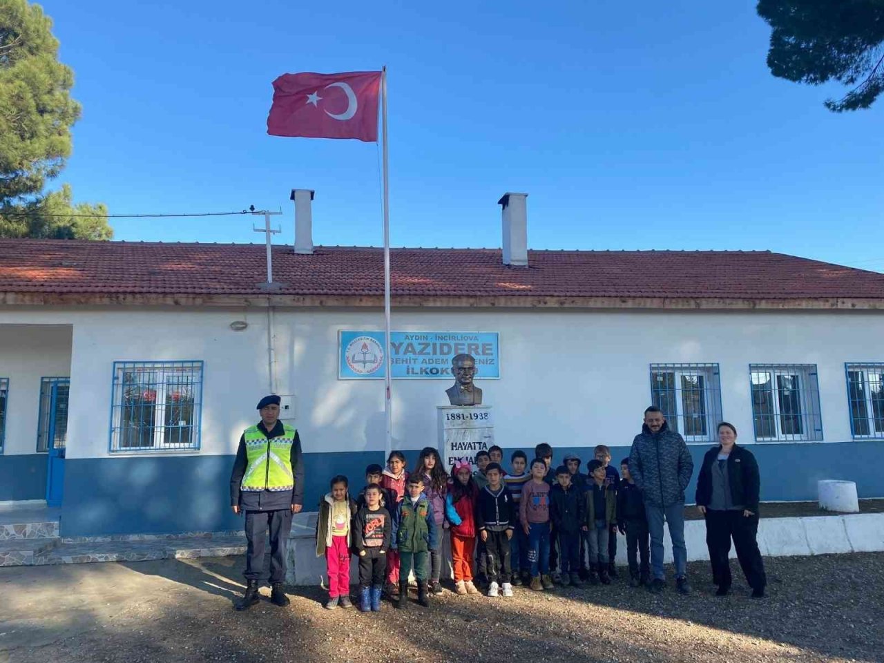 Aydın’da öğrencilere okul servisi eğitimi