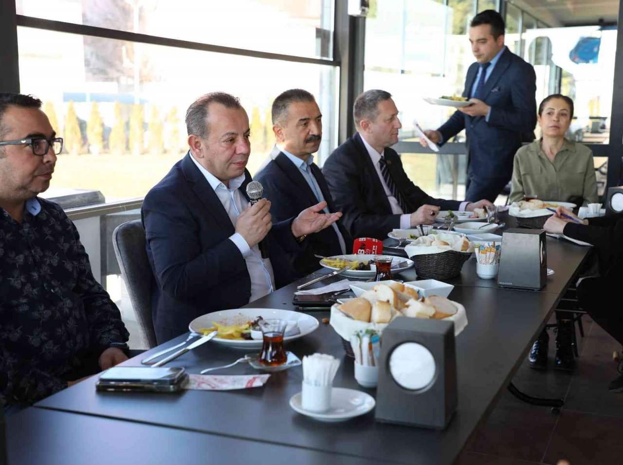 Bolu Belediye Başkanı Tanju Özcan sıkıntıları birinci ağızdan dinledi