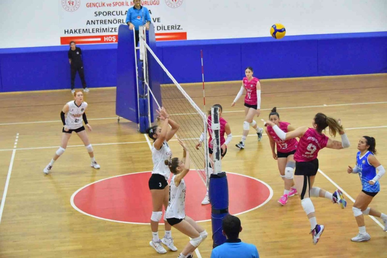 “Bizim Kızlar” grup liderliğini sürdürüyor