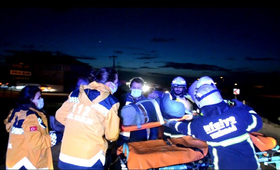 Çorlu’da iki otomobil kafa kafaya çarpıştı: 1 ölü, 3 yaralı