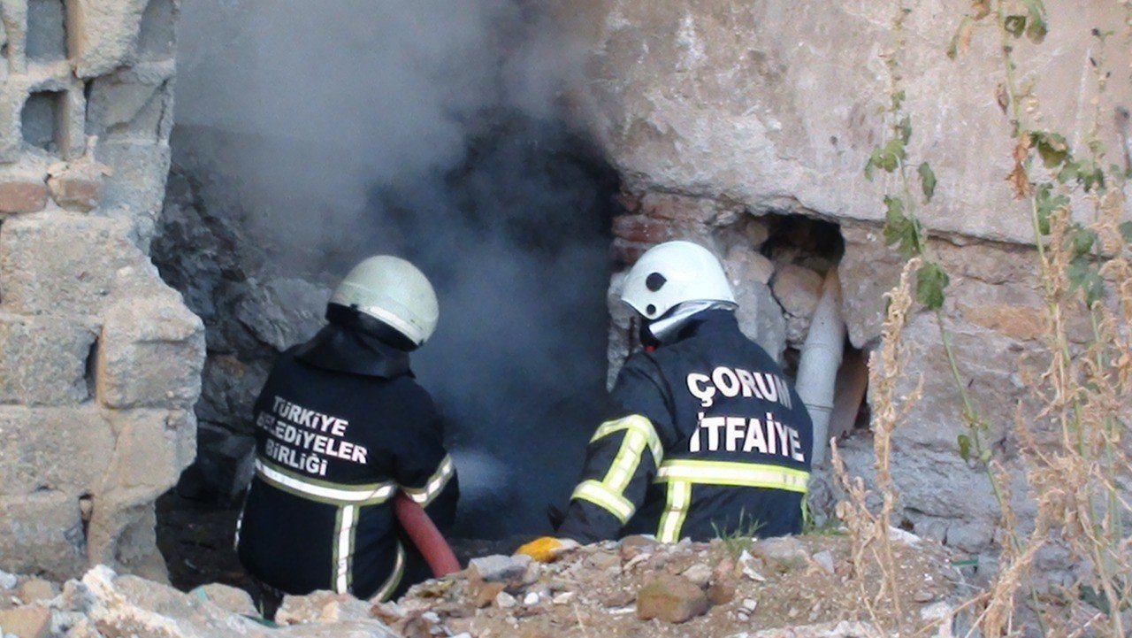 Metruk binadaki yangın paniğe sebep oldu