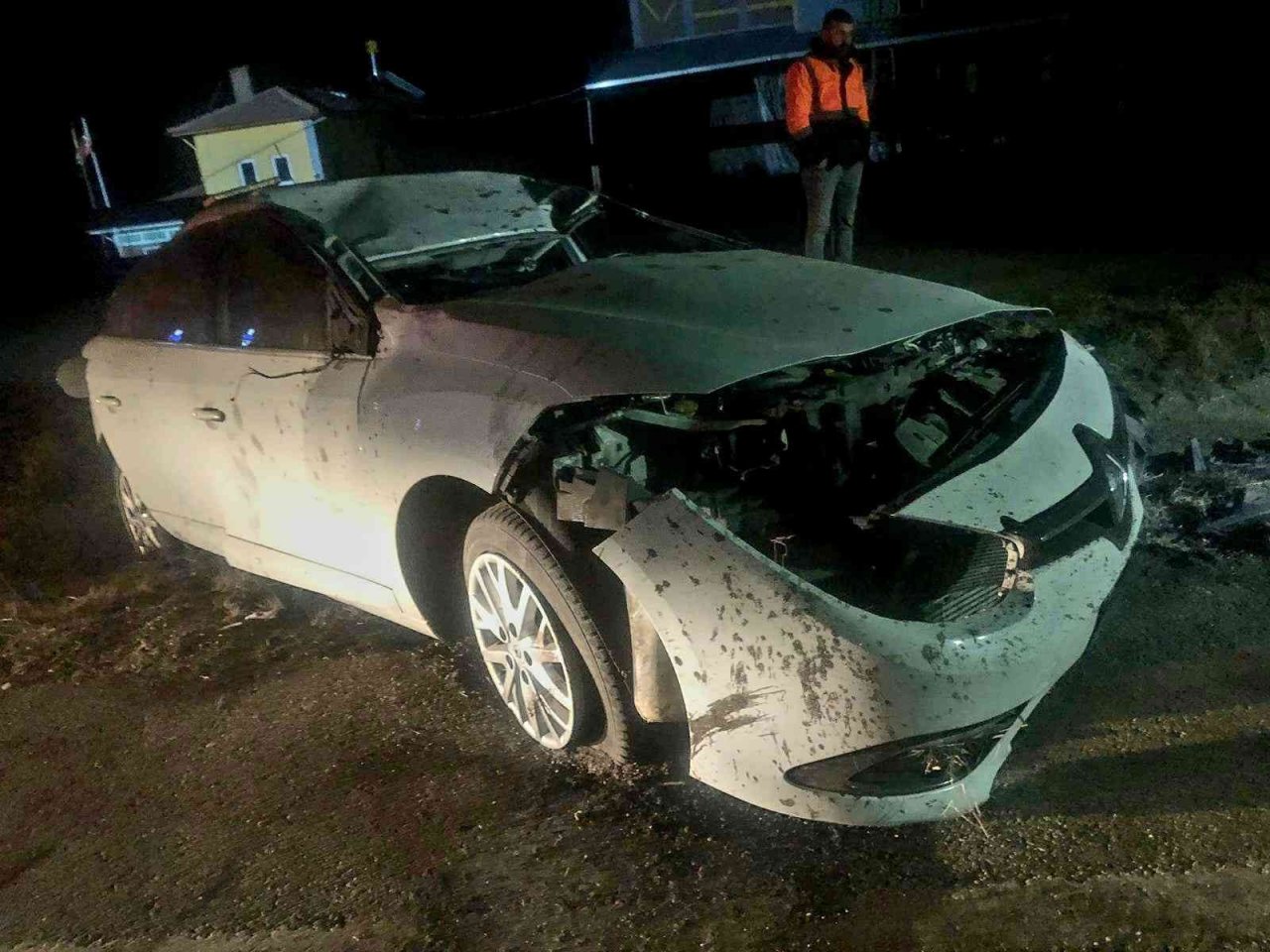 Bariyerlere çarpan otomobil takla attı: 1 yaralı