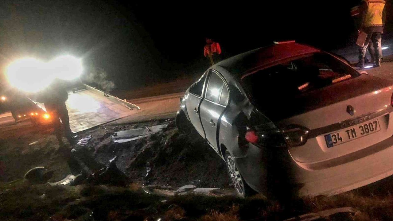 Bariyerlere çarpan otomobil takla attı: 1 yaralı