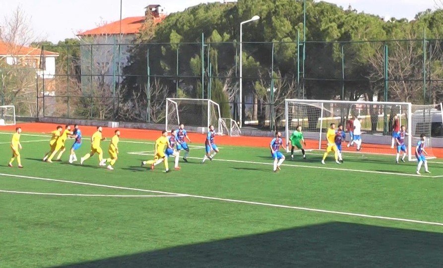 Tavas derbisini kazanan Tavas Birlikspor oldu