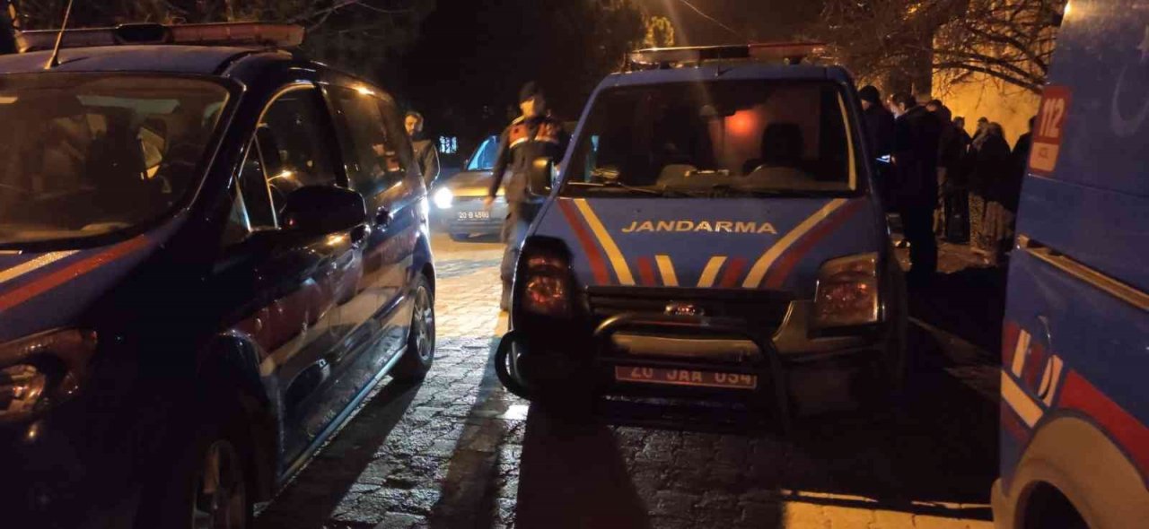 Hastaneden izinli geldiği evinde kardeşi tarafından ölü bulundu