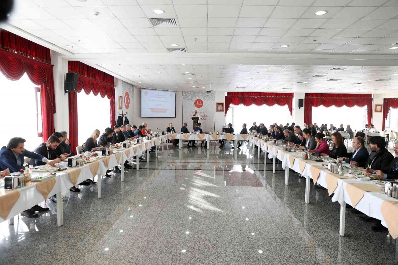 Diyanet İşleri Başkanı Erbaş: “Kur’an-ı Kerim saldırısına karşı tepki gösterilmesi insanlık vazifesidir”