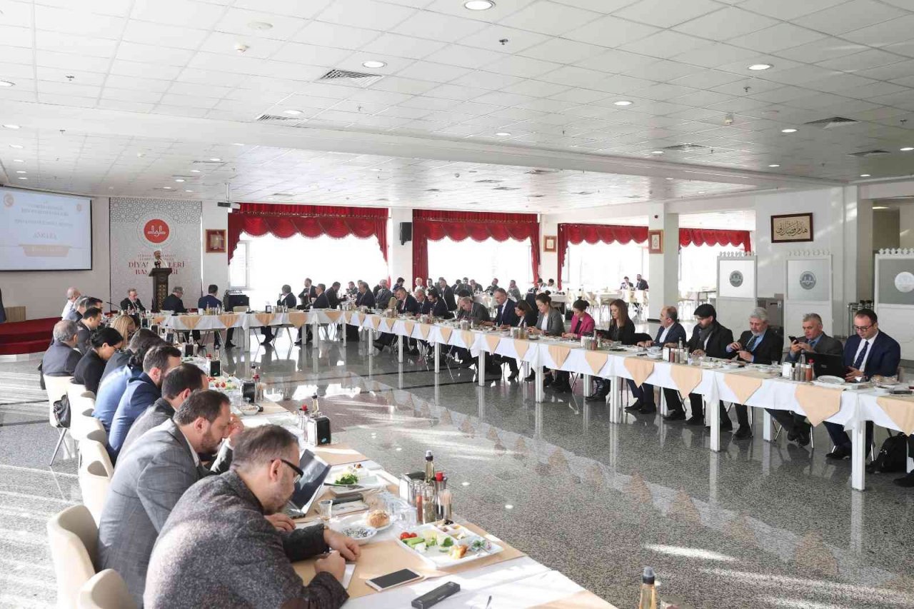 Diyanet İşleri Başkanı Erbaş: “Kur’an-ı Kerim saldırısına karşı tepki gösterilmesi insanlık vazifesidir”