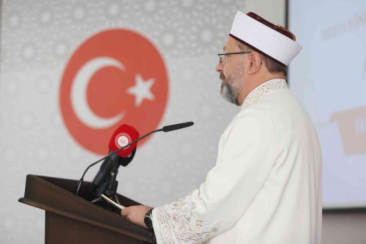 Diyanet İşleri Başkanı Erbaş: “Kur’an-ı Kerim saldırısına karşı tepki gösterilmesi insanlık vazifesidir”