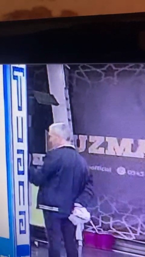 İlk önce telefonu çaldı ardından mağazaya girip fiyat sordu