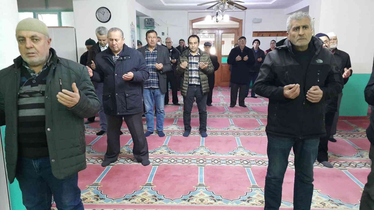 Şehitler ve ahirete göç etmişler için Kur’an-ı Kerim ve Mevlid-i Şerif okutuldu