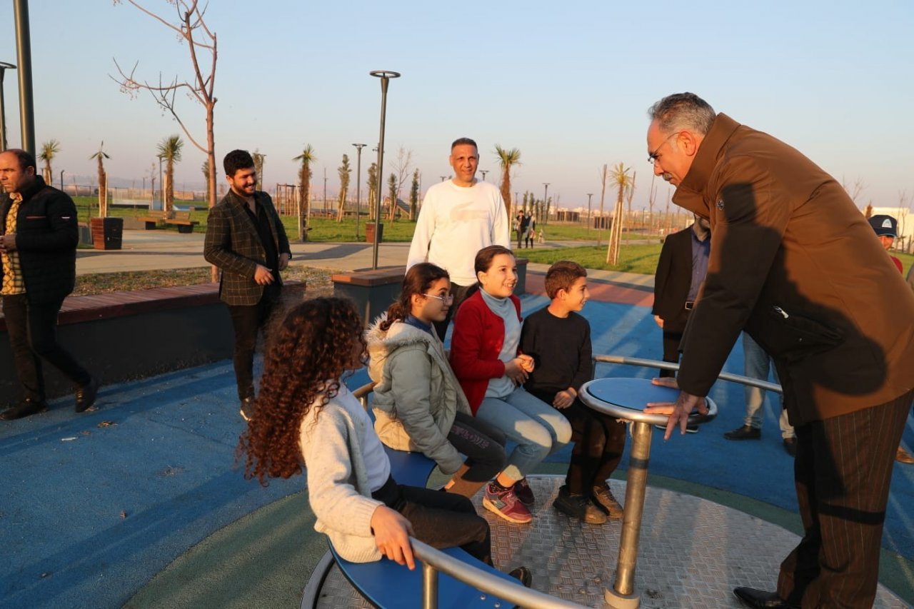 Gençler millet bahçesine hayran kaldı