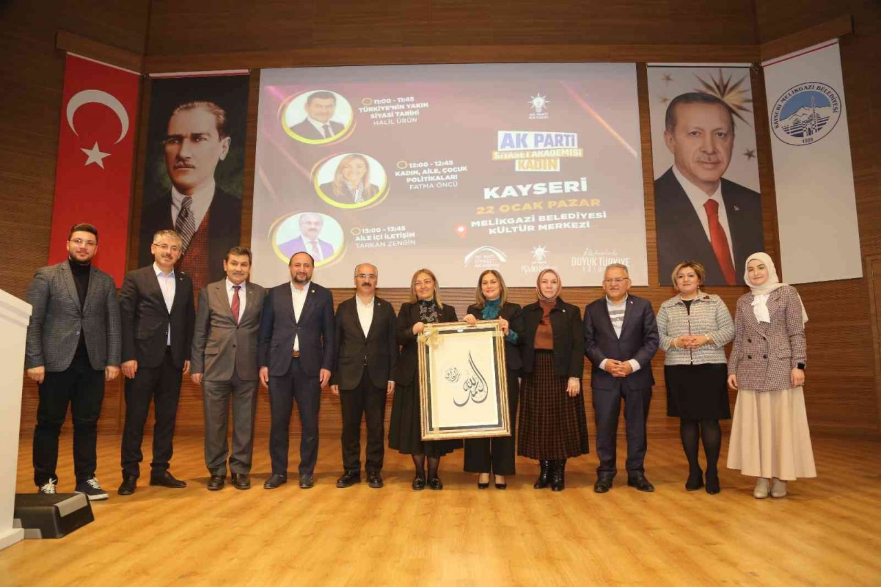 Başkan Büyükkılıç, ‘Siyaset Akademisi Kadın’ programına katıldı