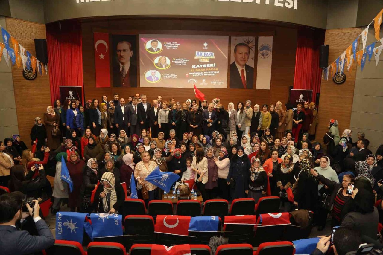 Başkan Büyükkılıç, ‘Siyaset Akademisi Kadın’ programına katıldı