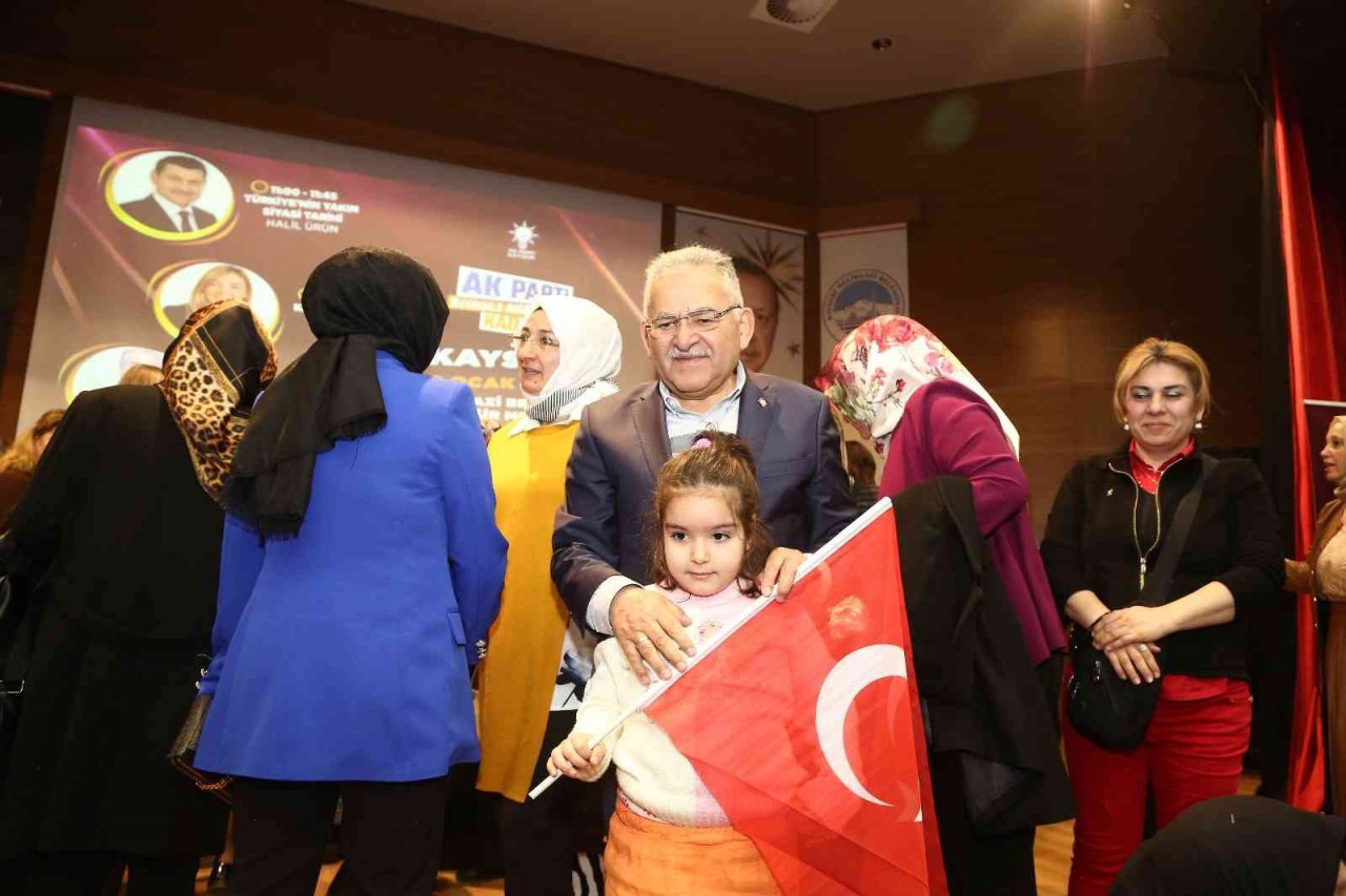 Başkan Büyükkılıç, ‘Siyaset Akademisi Kadın’ programına katıldı