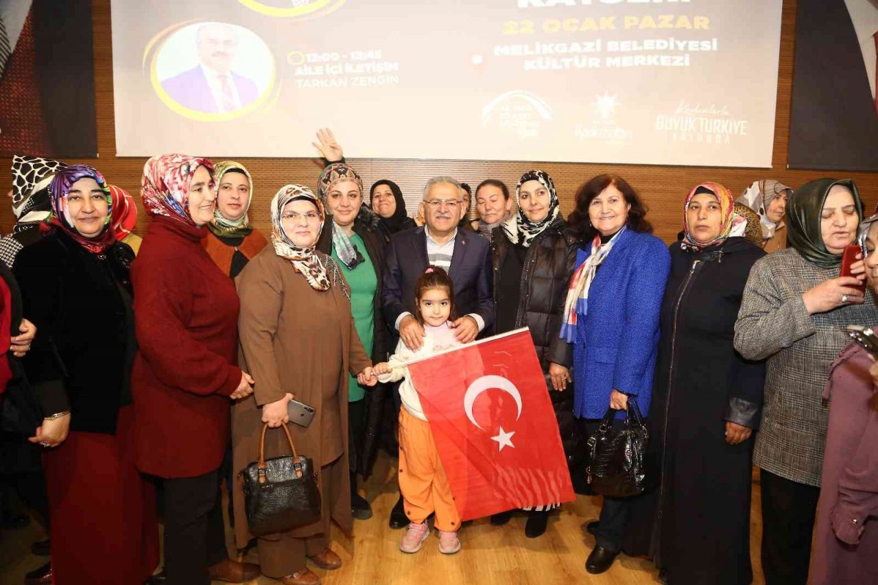 Başkan Büyükkılıç, ‘Siyaset Akademisi Kadın’ programına katıldı
