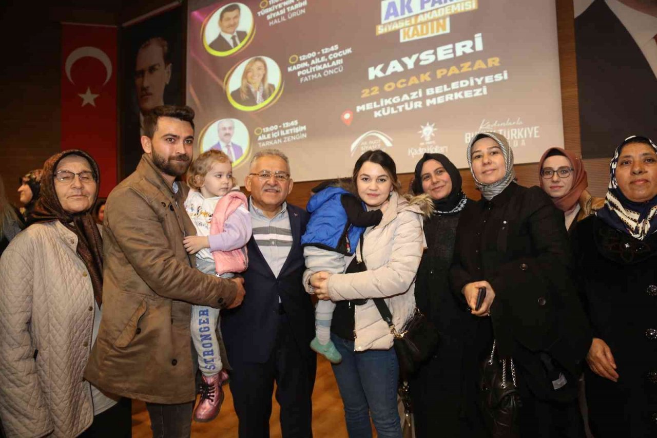 Başkan Büyükkılıç, ‘Siyaset Akademisi Kadın’ programına katıldı